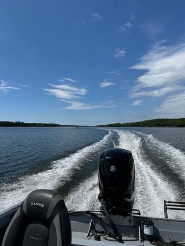 A veiw over the stern of the Lund on our way home